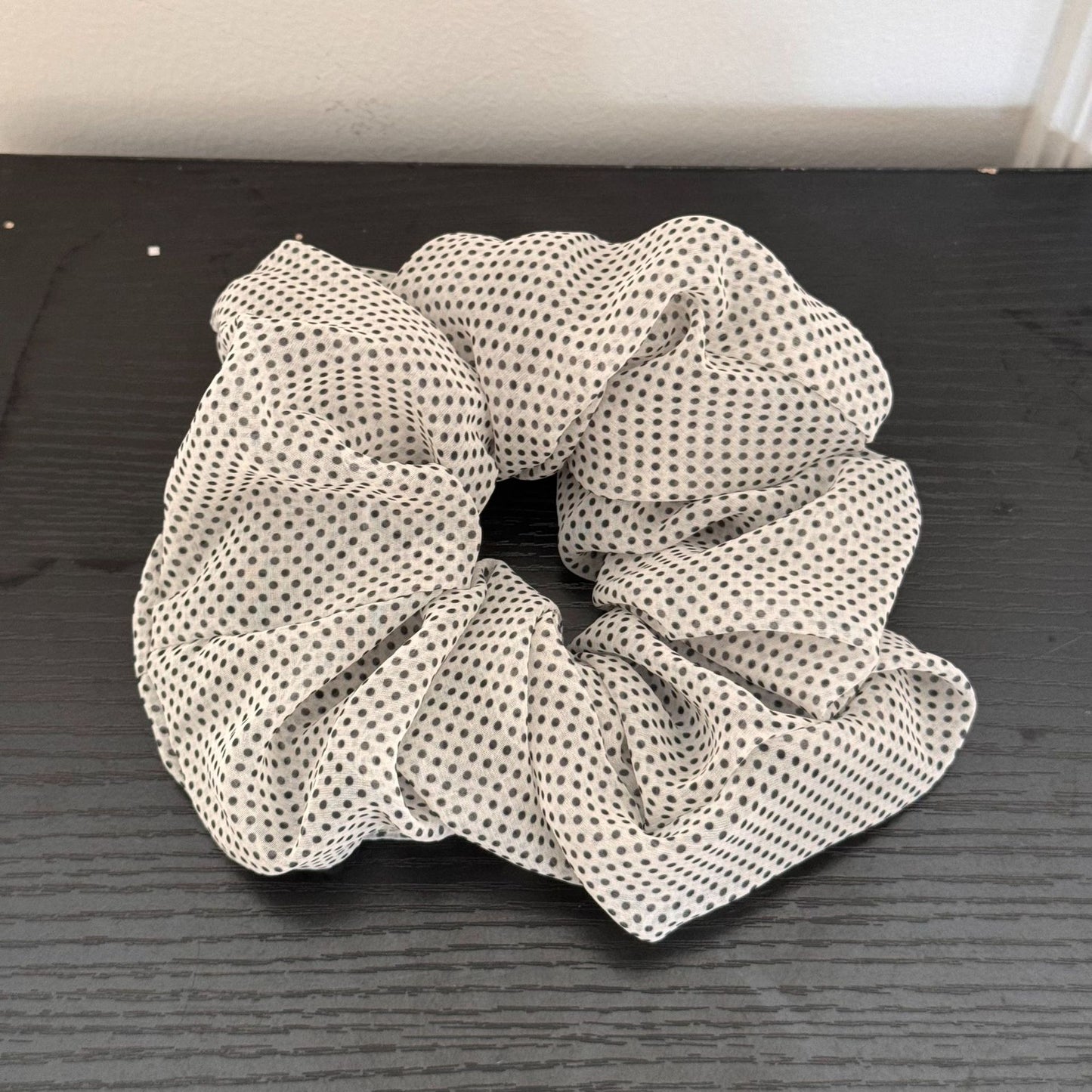 ヴィンテージドットシュシュ 大きめドット柄ポニーテールヘアタイ