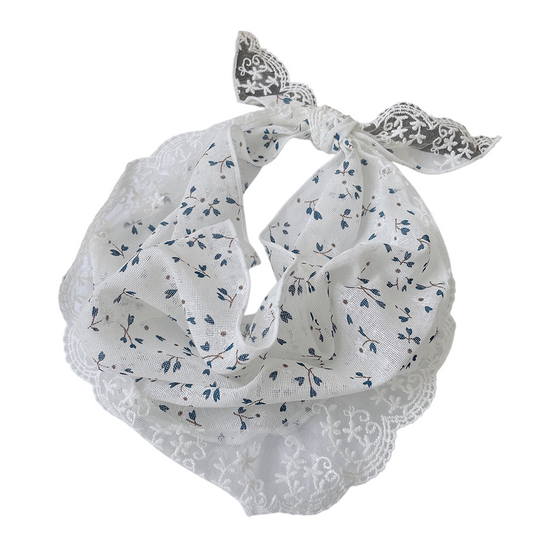 レースエッジラミートライアングルスカーフ  夏の旅スタイルに