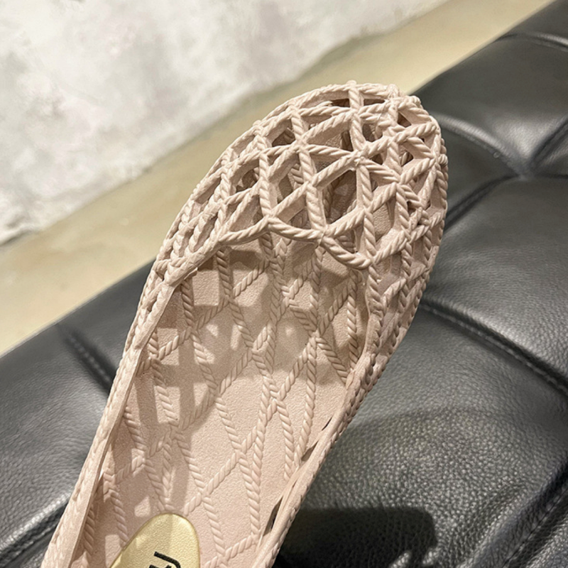 フラットサンダル 通気性 カットアウト ソフトソール カジュアルシューズ 2025年夏新作 レディース