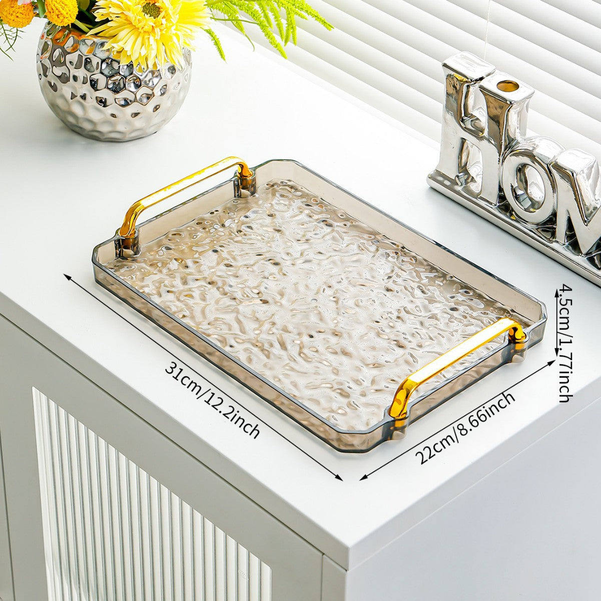 Tray A simple and elegant plastic tray Perfect for tea time in the dining room or living room Securely holds cups in place and has a non-slip coating for peace of mind